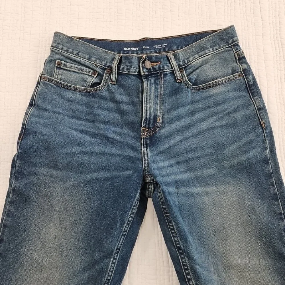 Old Navy Athletic Taper Jeans Men's 31x32‎ Med Wash Stretch Denim EUC Classic